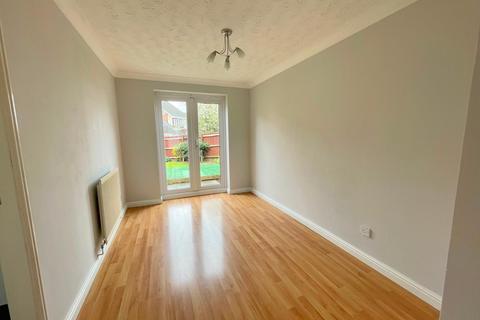 3 bedroom detached house to rent, Radleigh Close, Delapre, Northampton, NN4