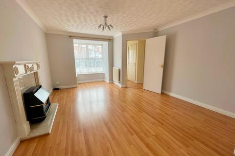 3 bedroom detached house to rent, Radleigh Close, Delapre, Northampton, NN4