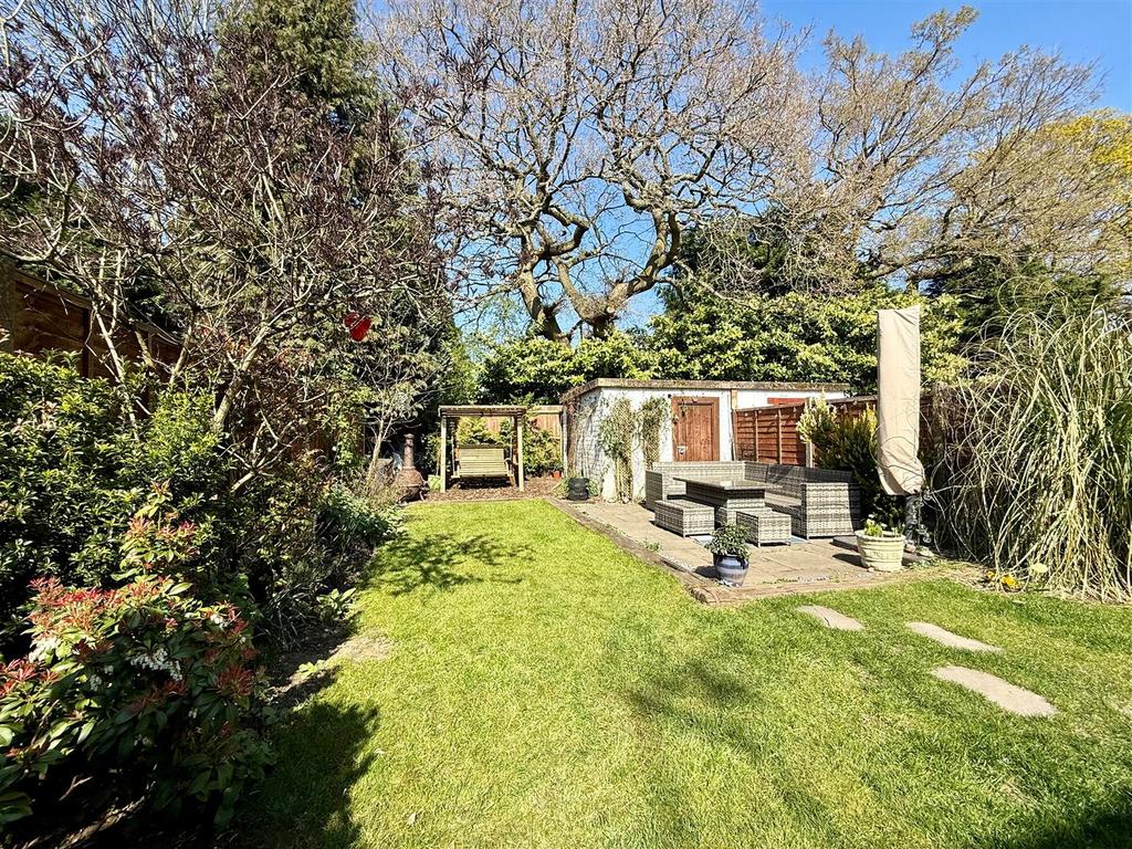 CC153 Garden2.jpg