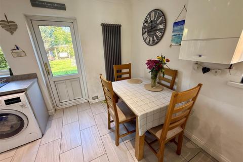 153 Chamberlain Crescent, Shirley, Solihull, B90 2DJ