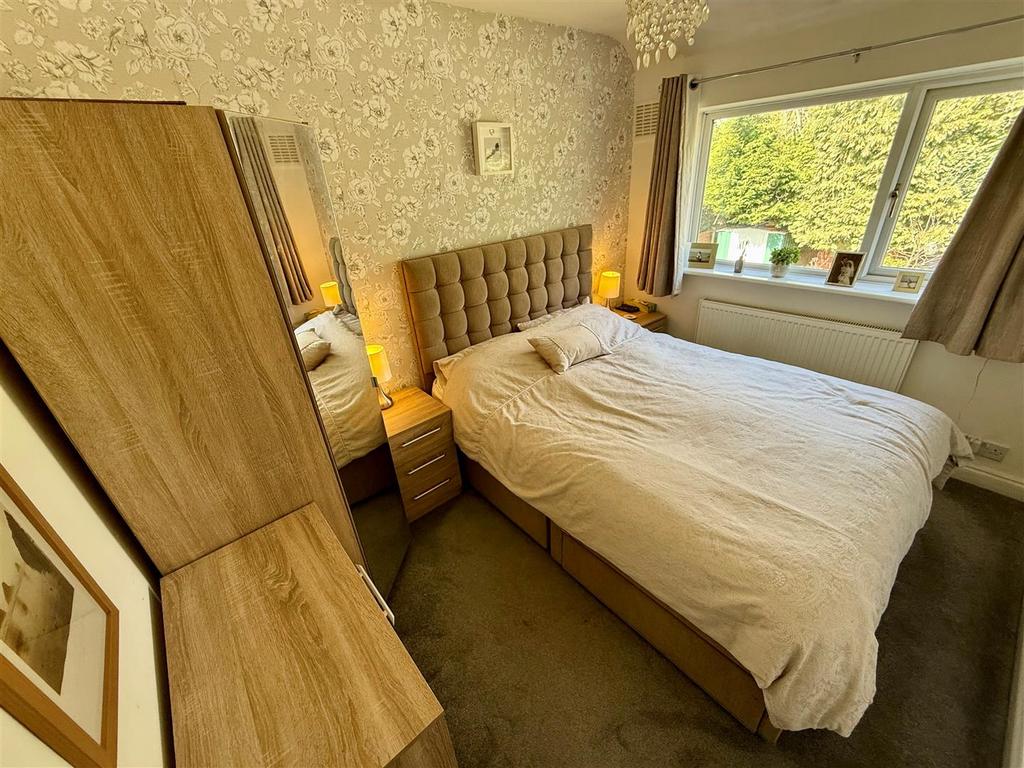 CC153 Bed1.jpg