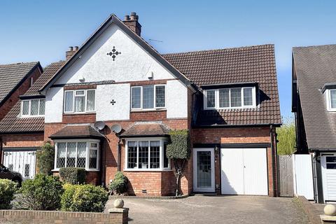 124 Bills Lane, Shirley, Solihull, B90 2PF