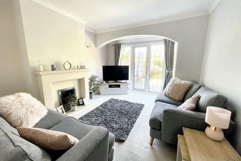 124 Bills Lane, Shirley, Solihull, B90 2PF