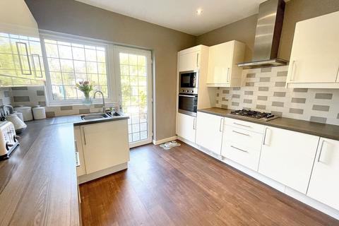124 Bills Lane, Shirley, Solihull, B90 2PF