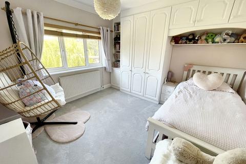 124 Bills Lane, Shirley, Solihull, B90 2PF
