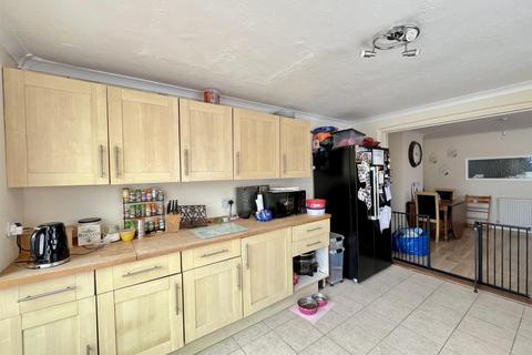 4 bedroom semi-detached house for sale, Northdown Road, Newhaven