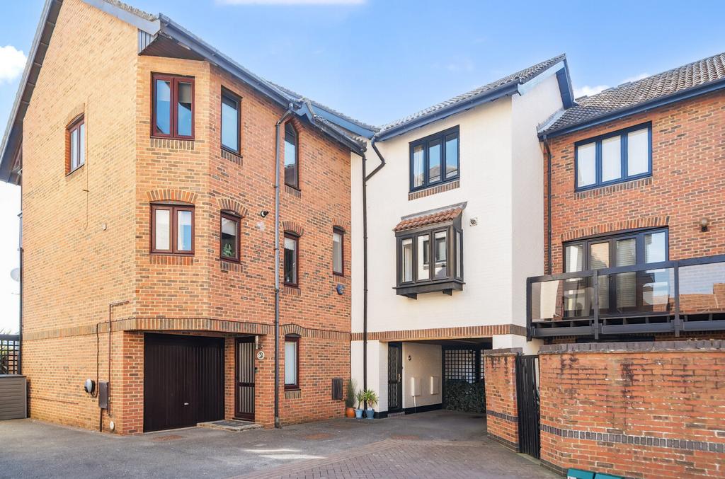 Channel Way, Ocean Village, Southampton - View 3