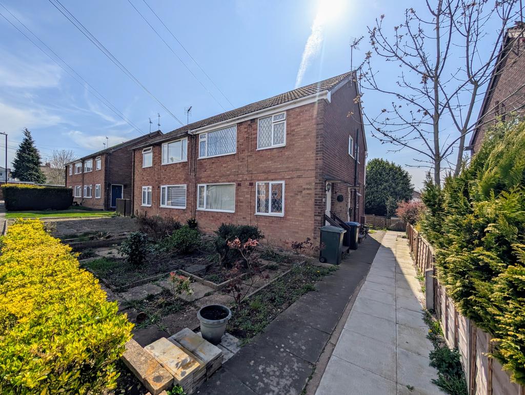 For sale by auction – 2 bedroom ground floor ma