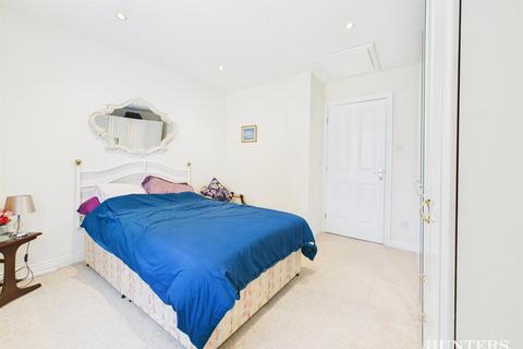 8 Barr Hills, Consett, DH8 5NB