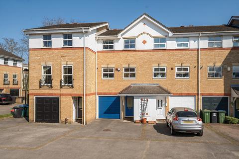 Ladys Close, Watford WD18 0WA