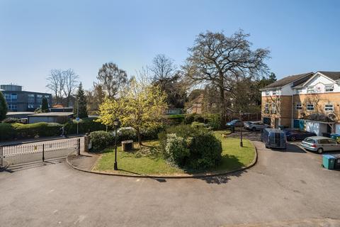 undefined, Ladys Close, Watford WD18 0WA