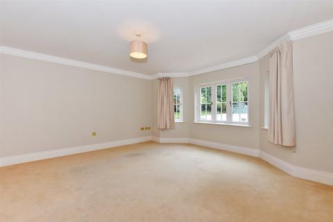 Headley House Beech Close, Cobham, KT11 2EN