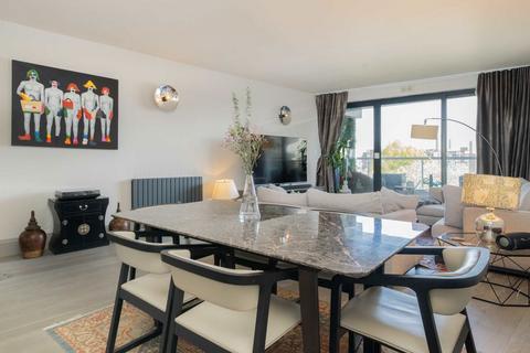 2 bedroom flat for sale, Chelsea Crescent, London SW10