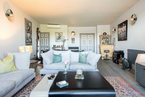 2 bedroom flat for sale, Chelsea Crescent, London SW10