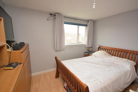 3 bedroom terraced house to rent, Osea Way, CM1