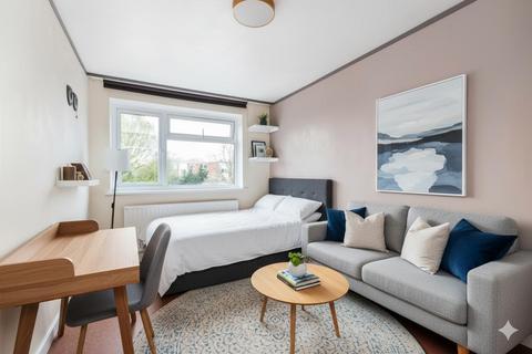 2 bedroom flat for sale, Park Road, Chiswick W4