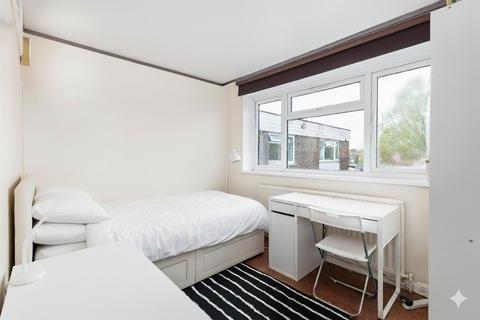 2 bedroom flat for sale, Park Road, Chiswick W4