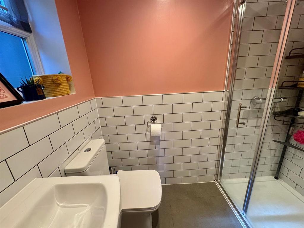 Shower Room.jpg