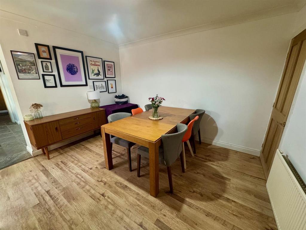 Dining Room.jpg