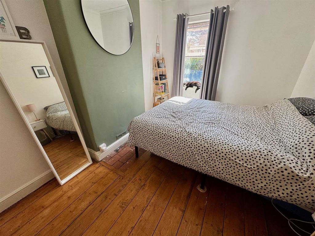 Bedroom One.jpg