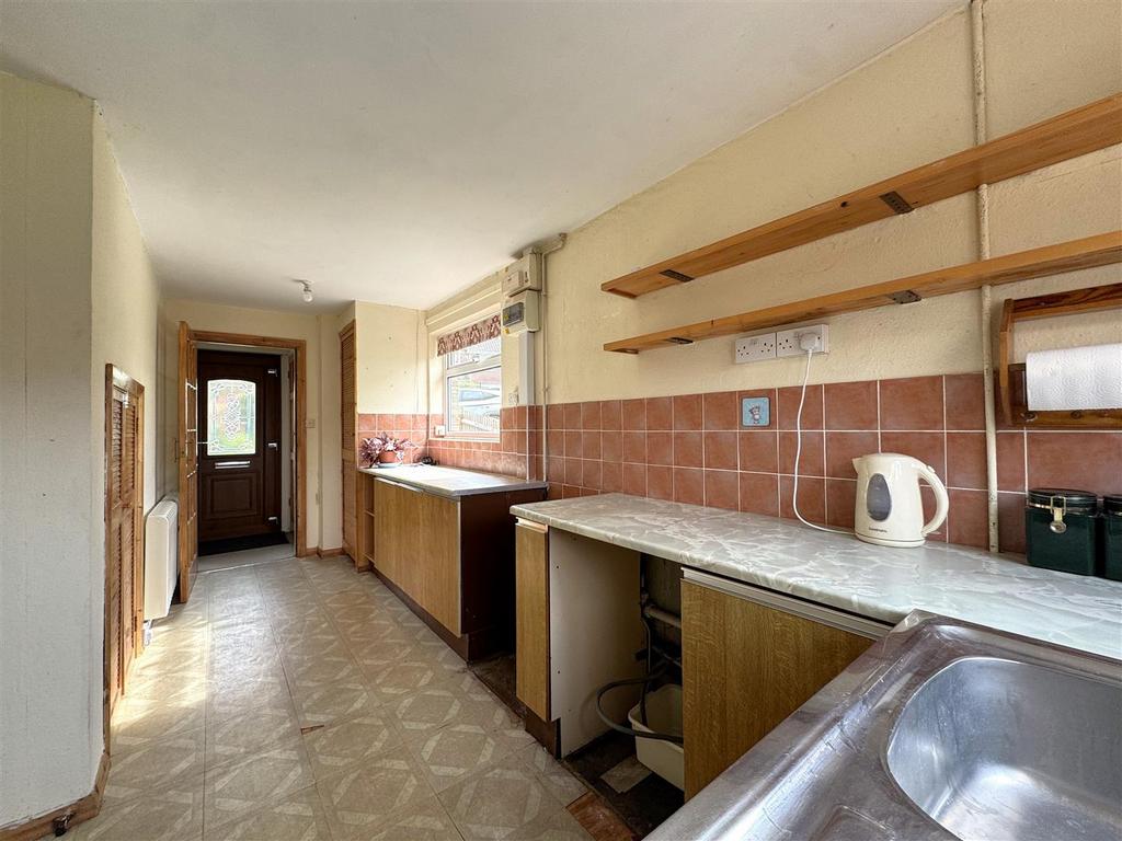 Kitchen a.JPEG