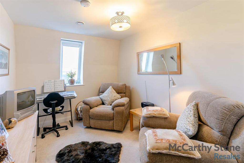 8642581-interior09.jpg