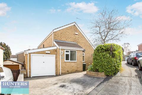 3 bedroom detached bungalow for sale, Dean Beck Avenue Staithgate, Bradford, West Yorkshire, BD6 1DE
