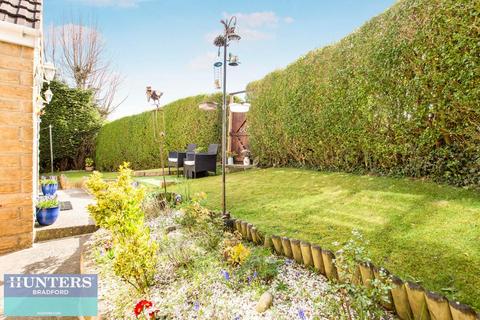 3 bedroom detached bungalow for sale, Dean Beck Avenue Staithgate, Bradford, West Yorkshire, BD6 1DE