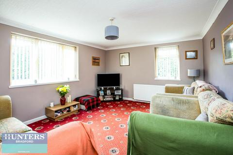 3 bedroom detached bungalow for sale, Dean Beck Avenue Staithgate, Bradford, West Yorkshire, BD6 1DE