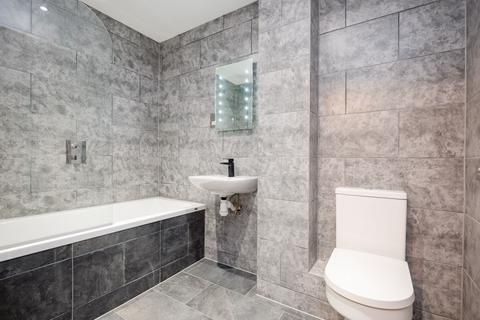 2 bedroom flat for sale, Queens Street, Horsham, RH13