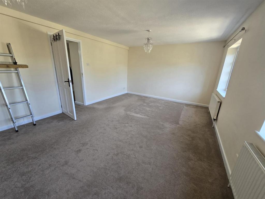Bedroom 1.jpg