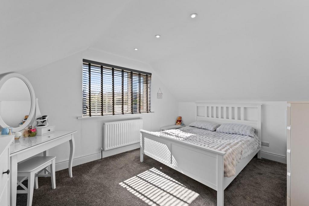 BEDROOM 2 03.jpg