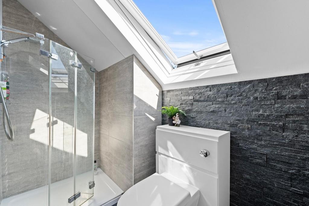 FF SHOWER ROOM 02.jpg