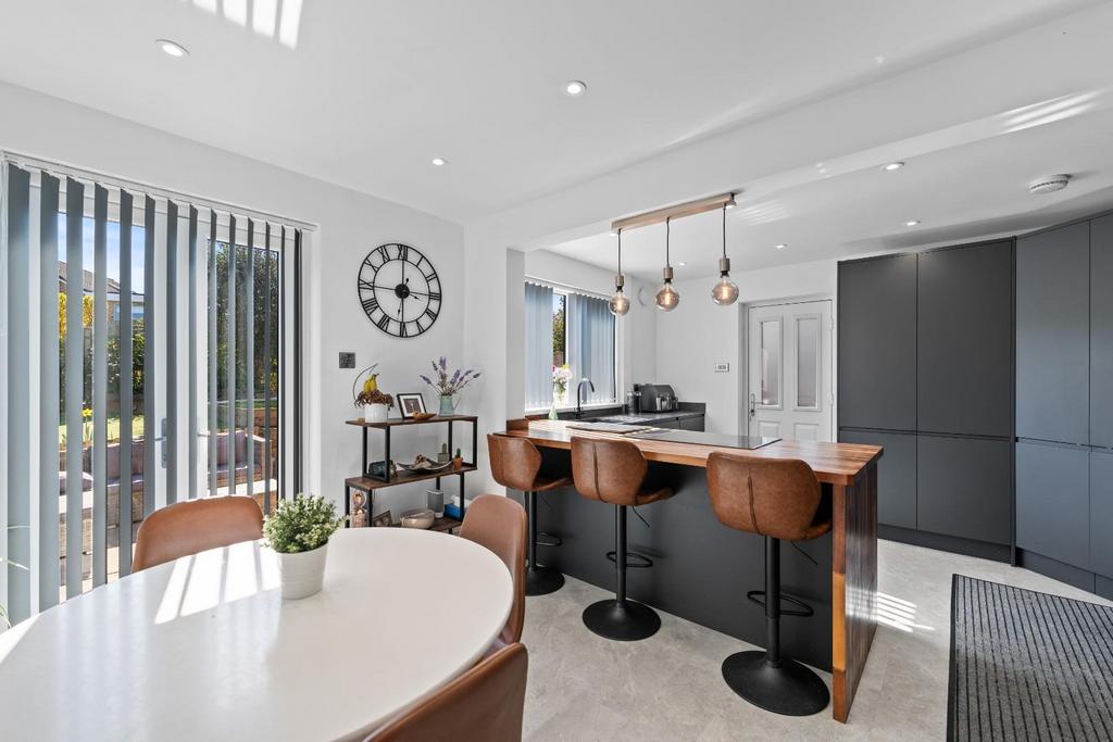 KITCHEN 05.jpg