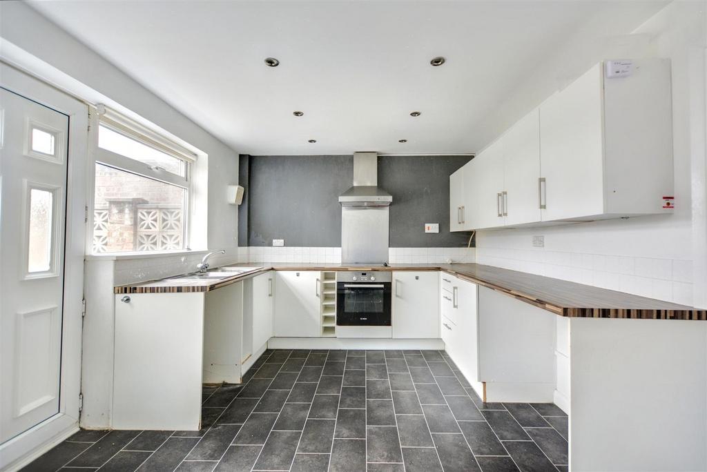 Kitchen 1.jpeg