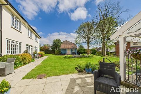 2 bedroom retirement property for sale, Little Orchards, Chelmsford