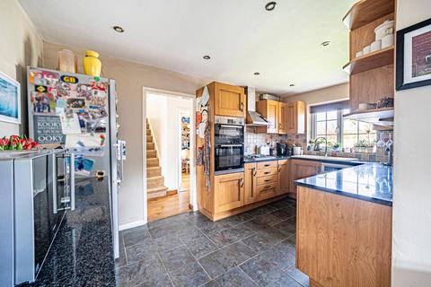 12a Avon Road, Oakley, Basingstoke, RG23 7DW