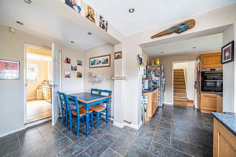 12a Avon Road, Oakley, Basingstoke, RG23 7DW