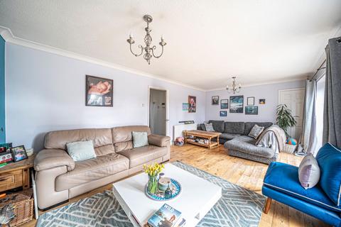 12a Avon Road, Oakley, Basingstoke, RG23 7DW