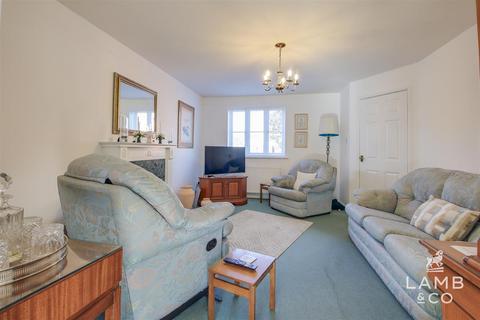 37 Elthorne Park, Clacton-on-sea, CO16 7HW