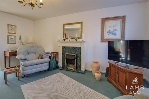 37 Elthorne Park, Clacton-on-sea, CO16 7HW