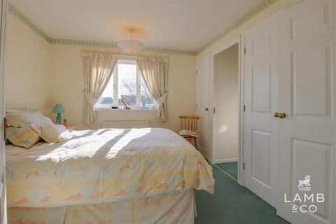 37 Elthorne Park, Clacton-on-sea, CO16 7HW
