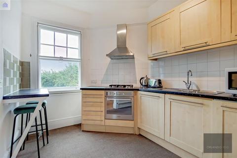 2 bedroom apartment to rent, Riggindale Road, Streatham