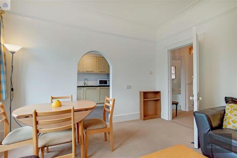 2 bedroom apartment to rent, Riggindale Road, Streatham