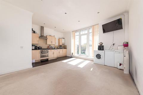 1 bedroom apartment for sale, Lynchford Road, Farnborough GU14