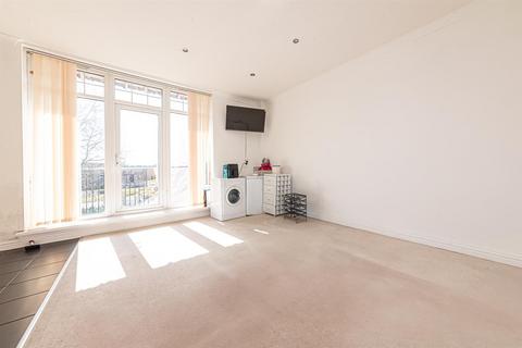 1 bedroom apartment for sale, Lynchford Road, Farnborough GU14