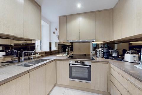 3 bedroom apartment for sale, William Court, 6 Hall Road, London, NW8