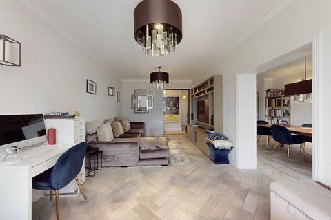 3 bedroom apartment for sale, William Court, 6 Hall Road, London, NW8