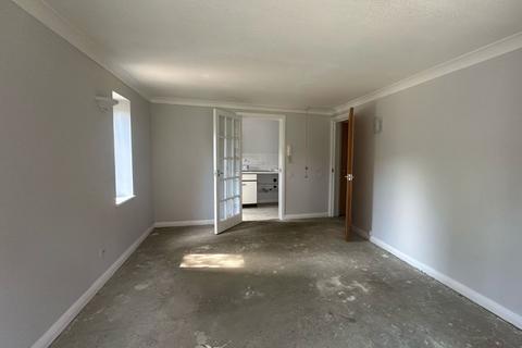 2 bedroom flat for sale, 1 Roseneath Court, Greenwood Gardens, Caterham, Surrey, CR3 6RX