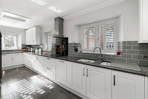 5 bedroom detached house for sale, Alderwick Grove, Kings Hill